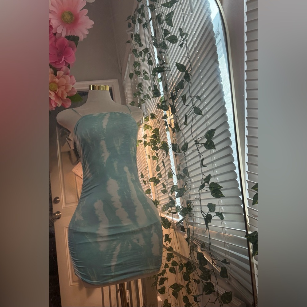 Turquoise and White Tie-Dye Strapless Dress